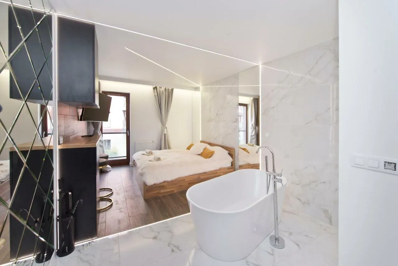 Yourapart Chmielna Park Exclusive Z Wanna Wolnostojaca Lub Jacuzzi Gdansk Apartment