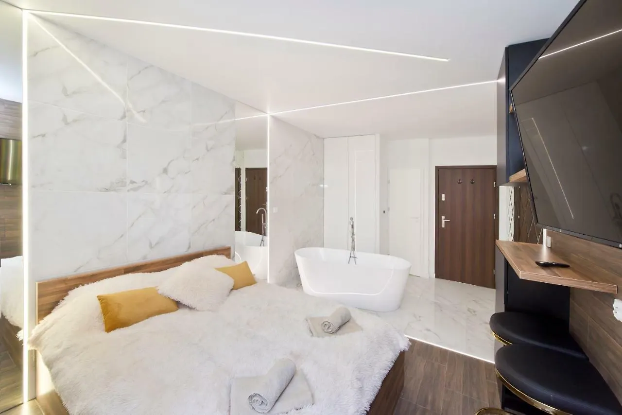 Yourapart Chmielna Park Exclusive Z Wanna Wolnostojaca Lub Jacuzzi Gdansk 0*,  Poland